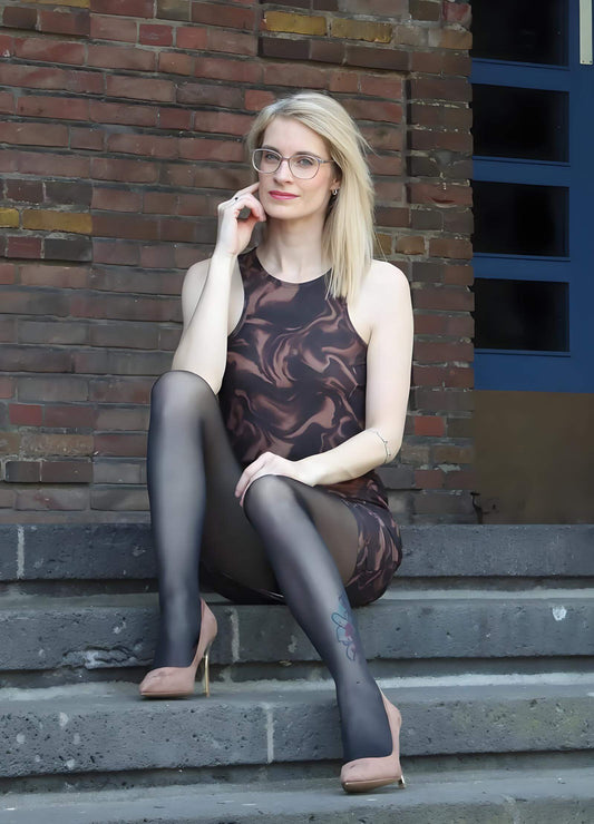 The Ultimate Guide to Women’s Stockings: Style, Comfort, and Seasonal Trends